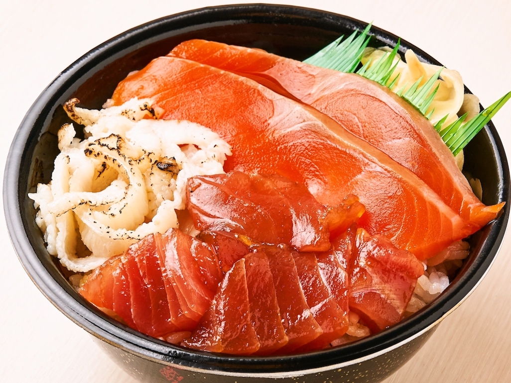 ロープライス丼 お値段均一税別551円(税込595円) | 魚丼